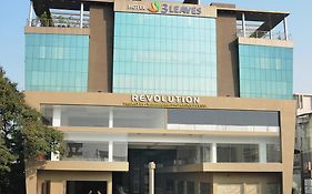 Hotel 3 Leaves Near Central Bus Stand